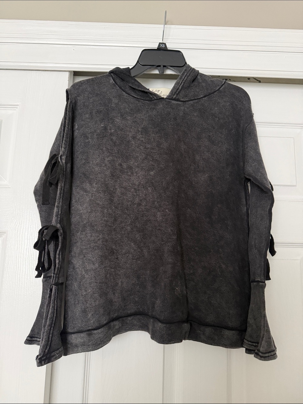 Vintage Havana Washed Black Tie-Sleeve Hoodie
